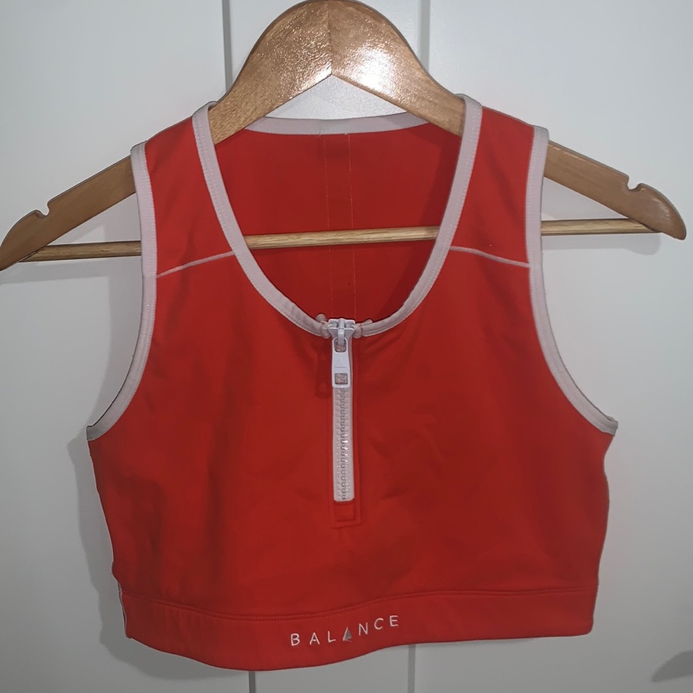 Balance zip bra